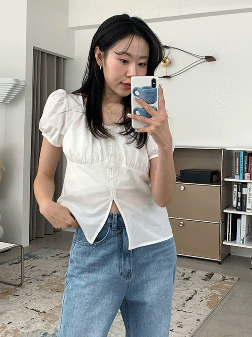 볼류밍 blouse4/20(토) pm5:00전까지 5%할인 판매 중♥